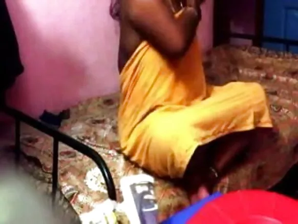 ভারতীয় লেসবিয়ান মা আন্টি তার মেয়েকে 1278 হস্তমৈথুন করে।