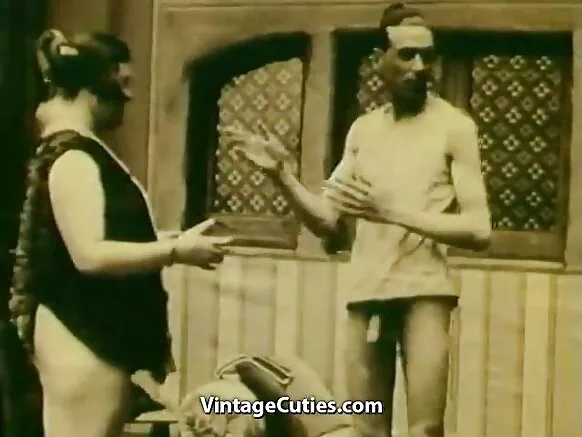 হস্তমৈথুন করা এবং গ্রানিদের বুড়ো বড় গাধা ভিনটেজ 20 চুষতে রাজি করানো।
