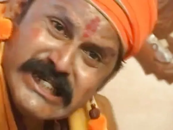 দাদী-খালা, ভারত 1253.